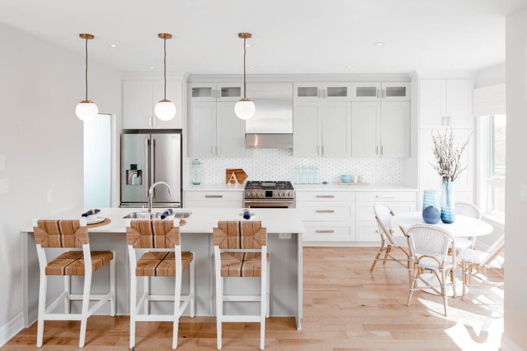 Custom cabinet kitchen with oak wood floors